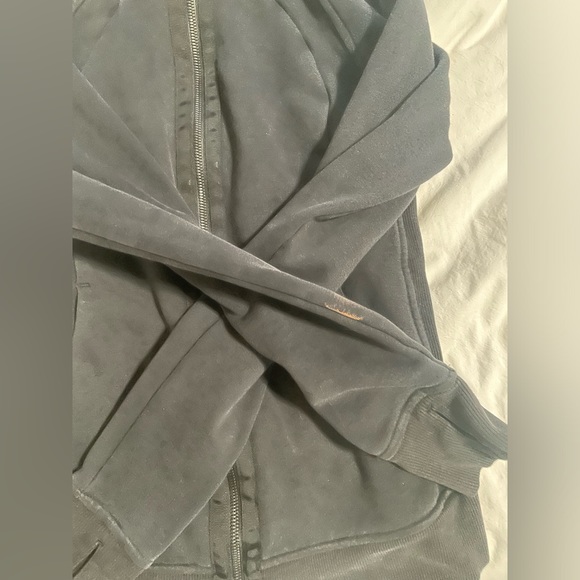 Black lululemon zip up scuba jacket size 6 - Picture 3 of 6
